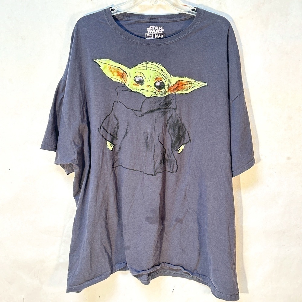 Disney Star Wars The Mandalorian Baby Yoda Gray Short Sleeve Tee T Shirt